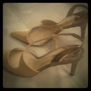 J renee  beige slings